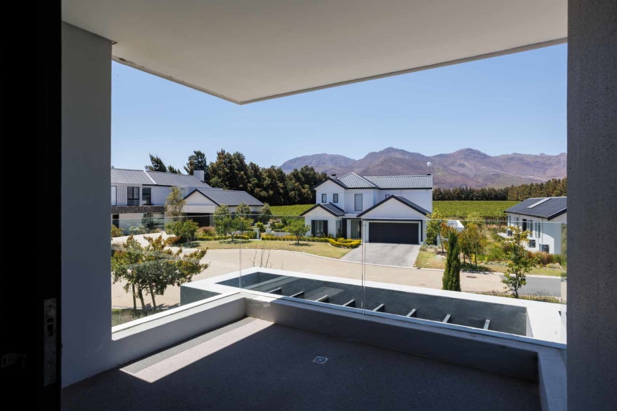 To Let 5 Bedroom Property for Rent in Val De Vie Estate Western Cape